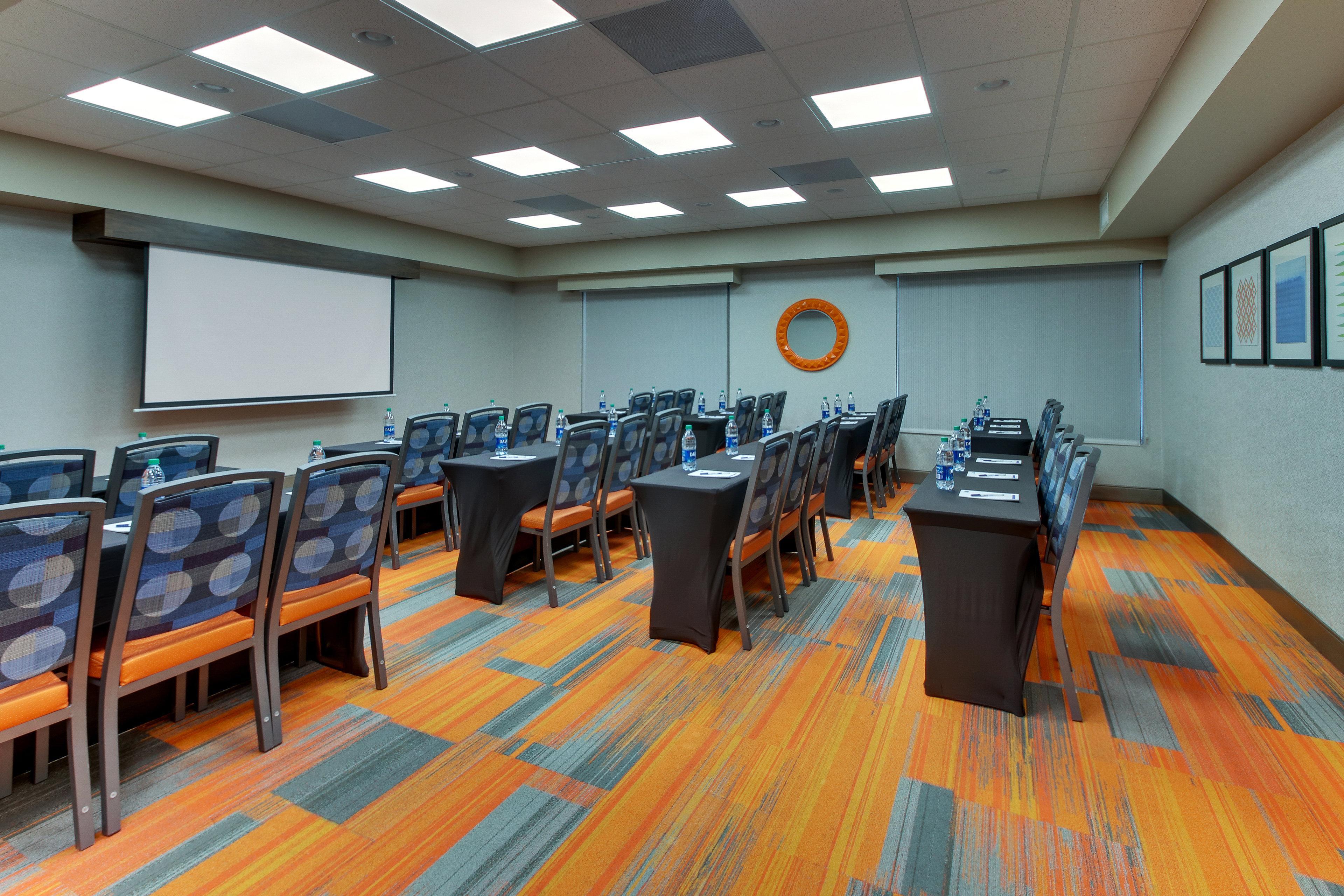 Holiday Inn Express & Suites Atlanta Perimeter Mall Hotel By Ihg Sandy Springs Exterior photo