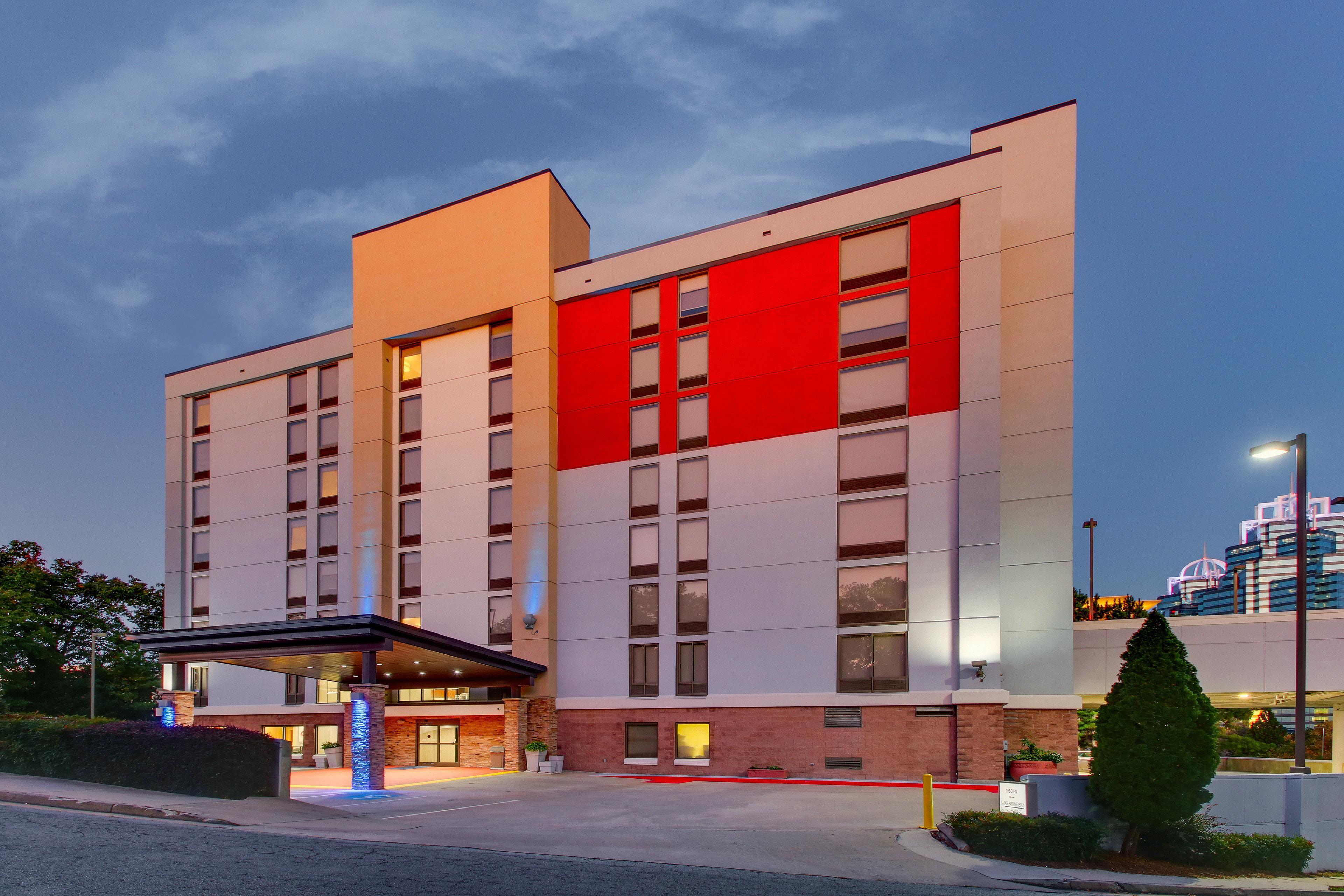 Holiday Inn Express & Suites Atlanta Perimeter Mall Hotel By Ihg Sandy Springs Exterior photo